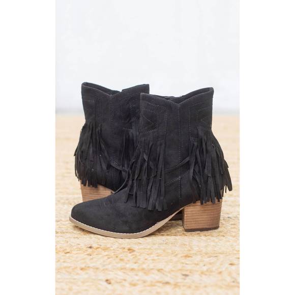 NEW NOT RATED women's sandra fringe booties in black - Picture 2 of 2